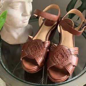 Frye brown leather wedge sandals size 8M, barely worn